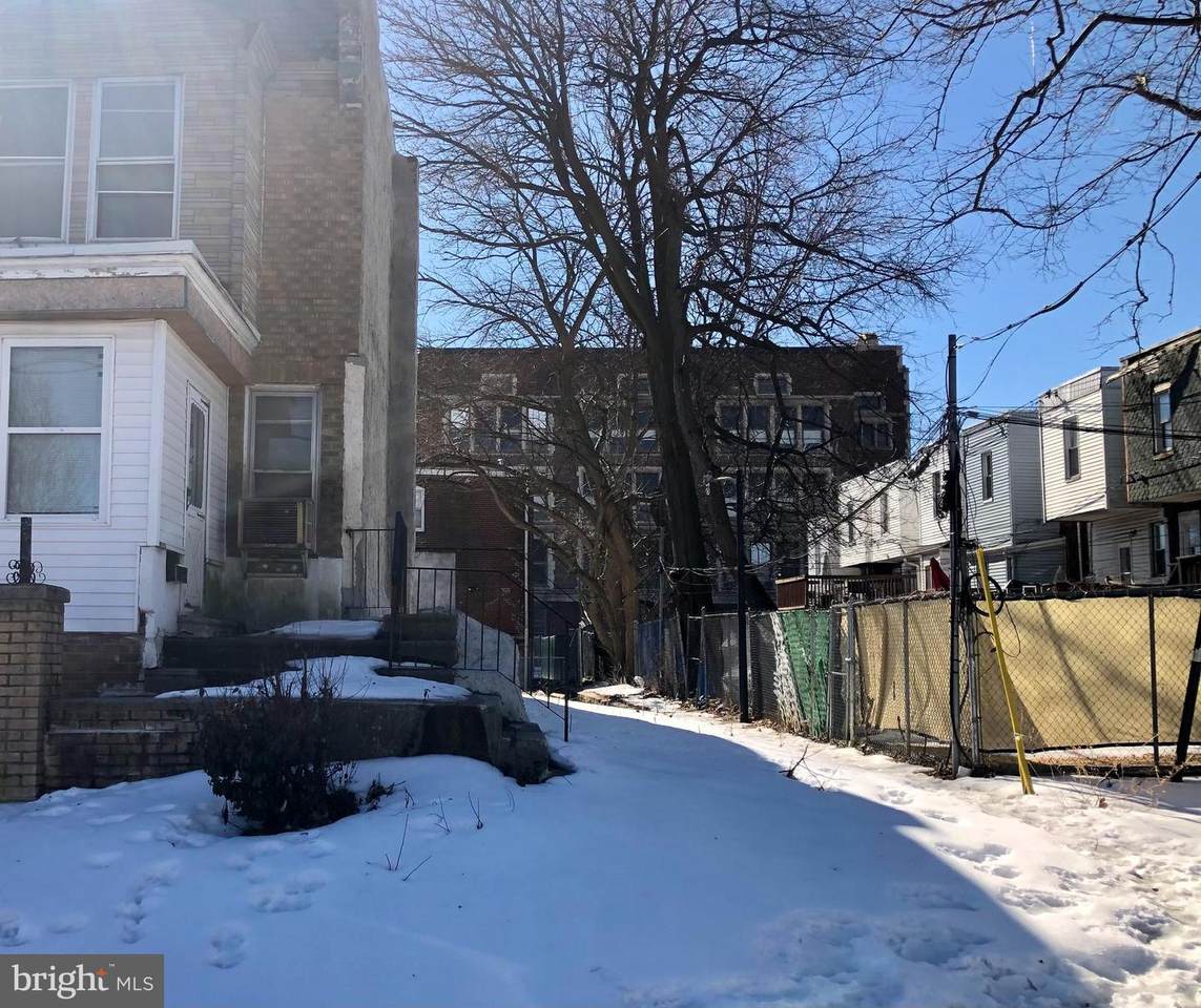2028 66TH Avenue - Photo 1