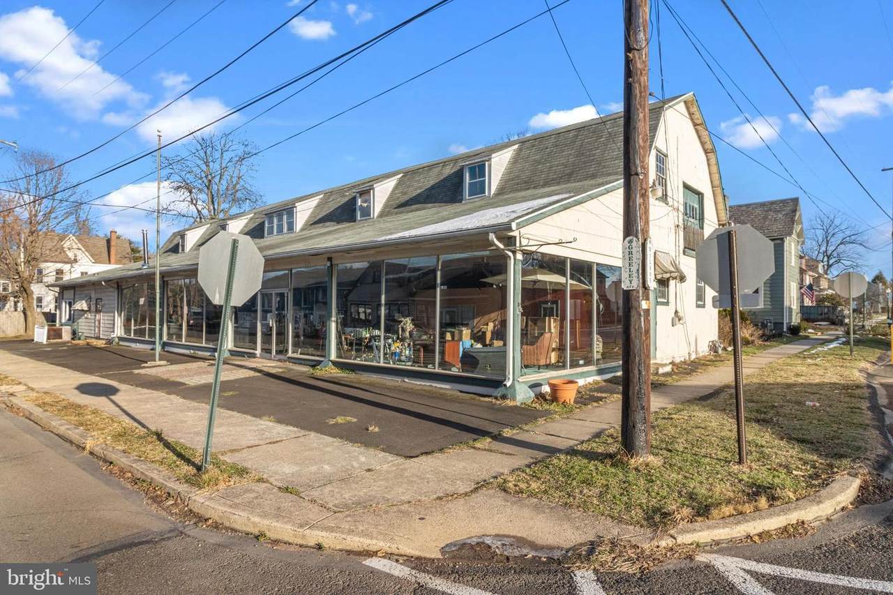1061 Greeley - Photo 1