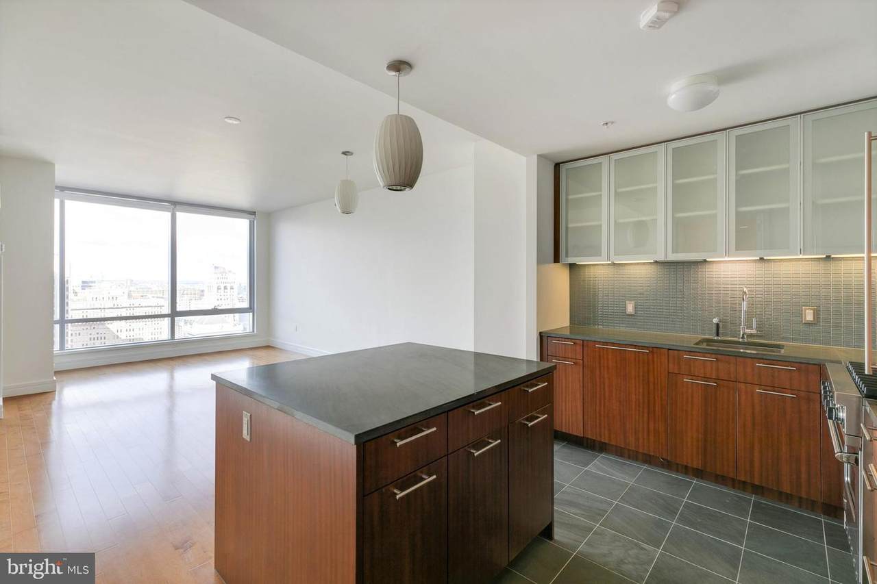 1414 Penn Square - Photo 1
