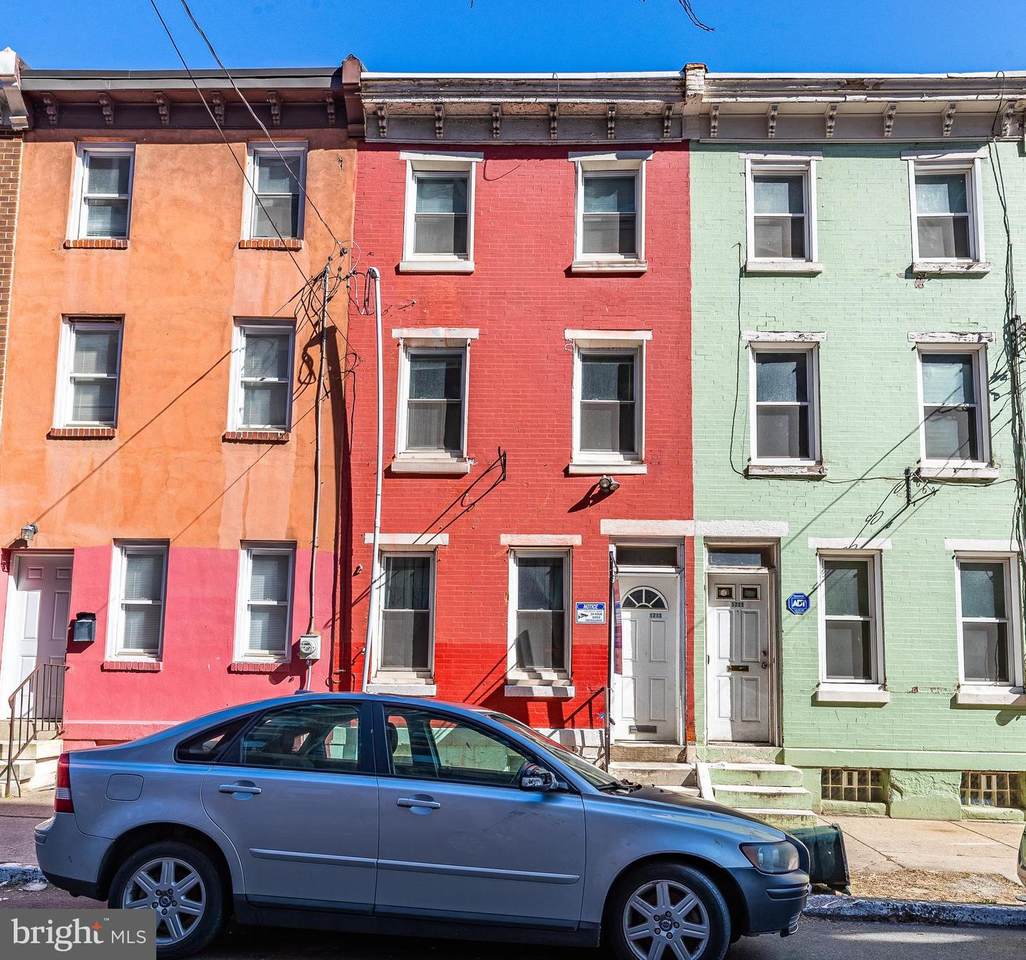 1713 Thompson Street - Photo 1