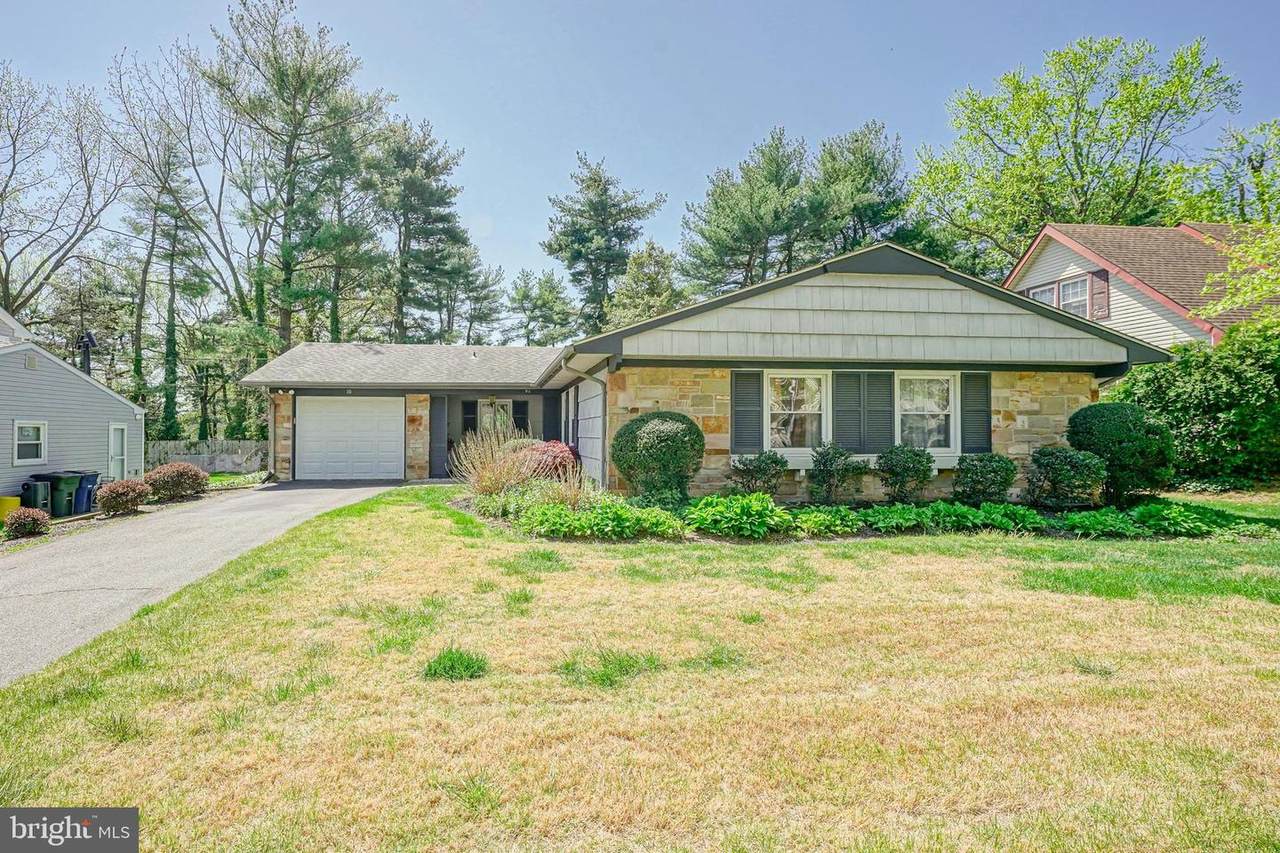 10 Hinsdale Lane - Photo 1