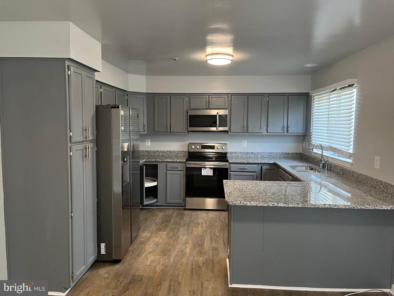 9218 Fairlane Place - Photo 1