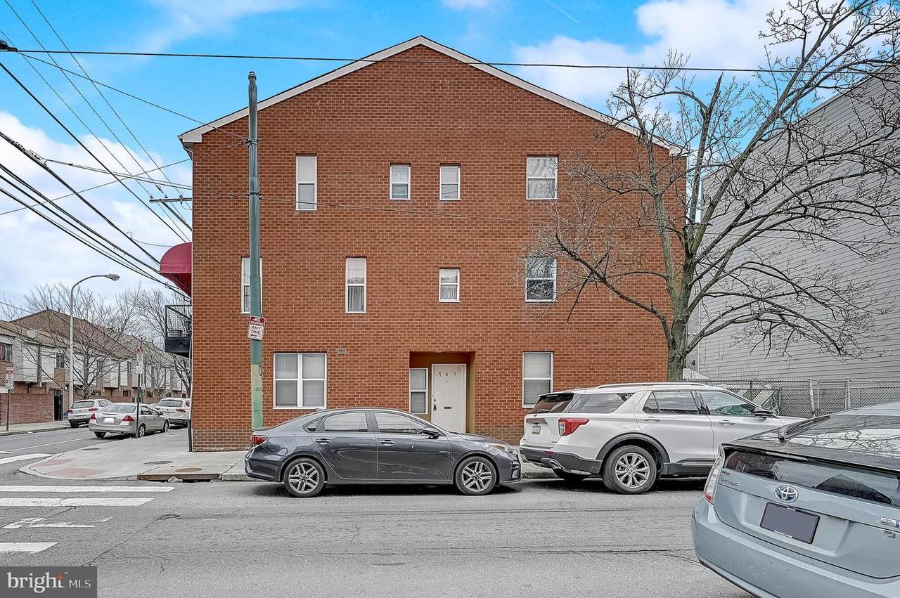 1138 Bainbridge Street - Photo 1