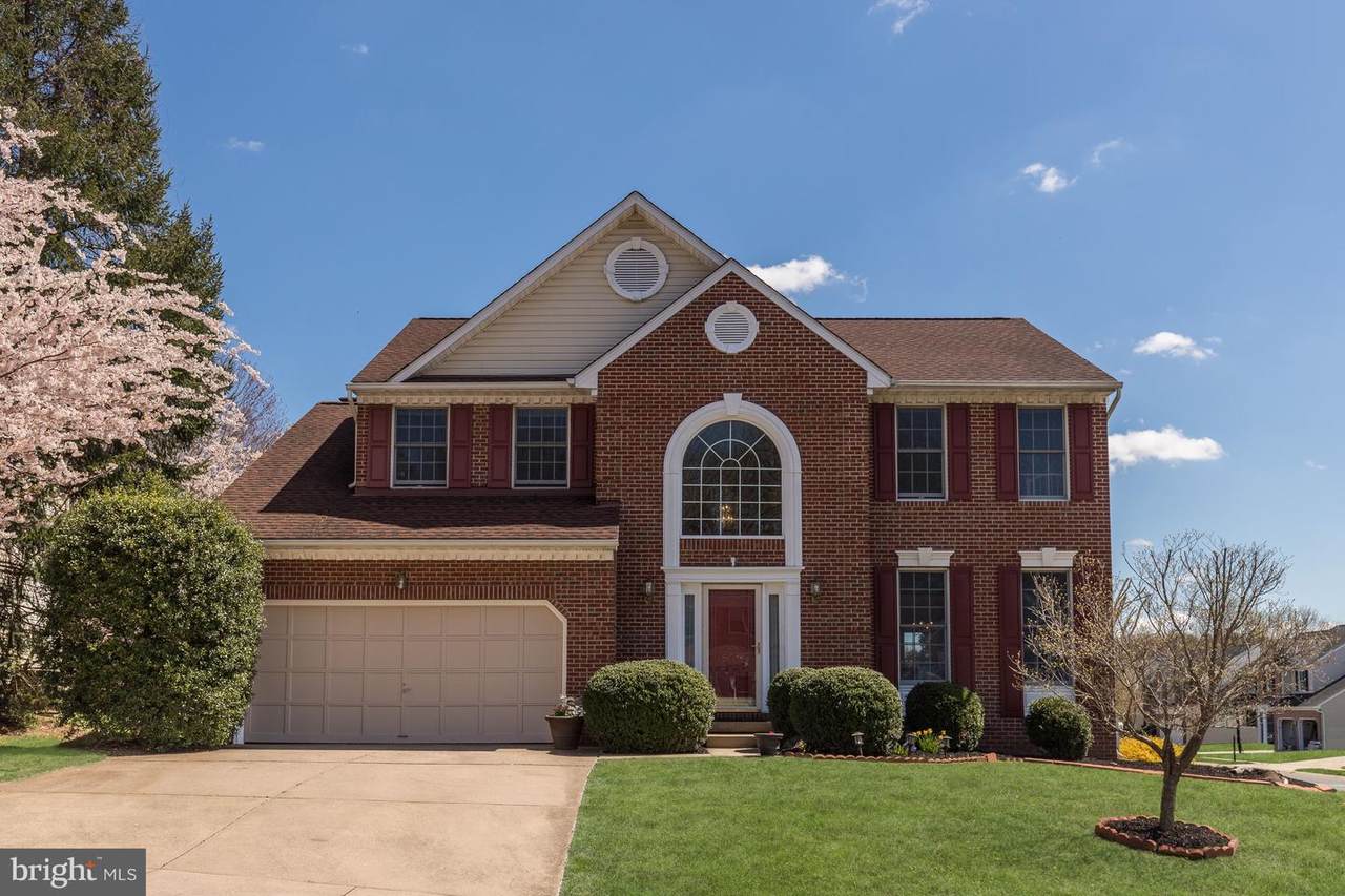 403 Hunters Run Drive - Photo 1