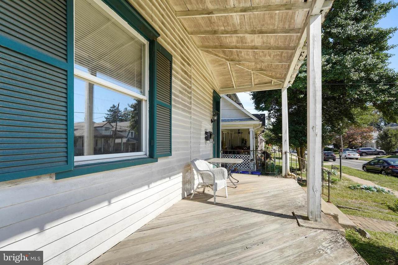 136 Pennock Avenue - Photo 1
