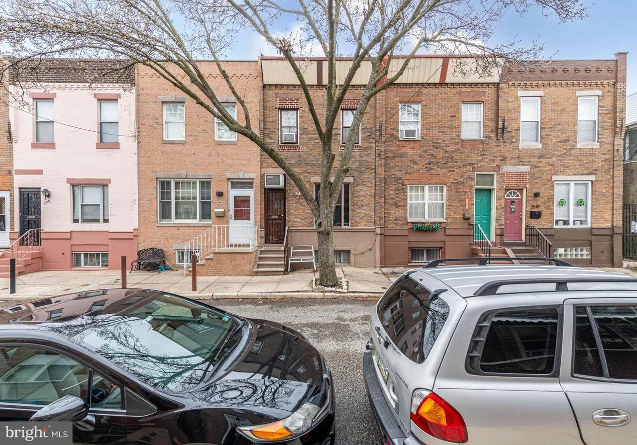 2514 Chadwick Street - Photo 1