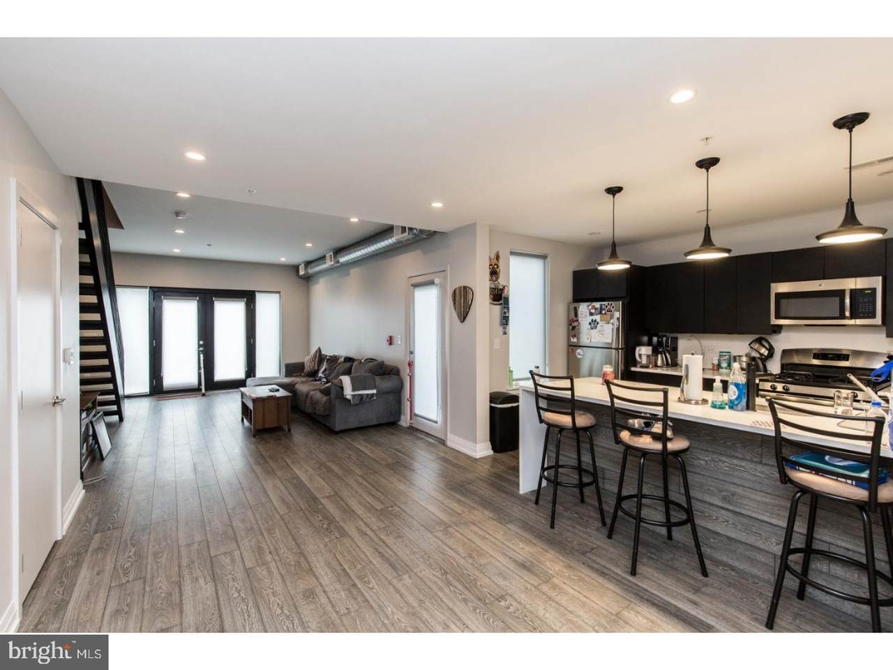 512 Girard Ave - Photo 1