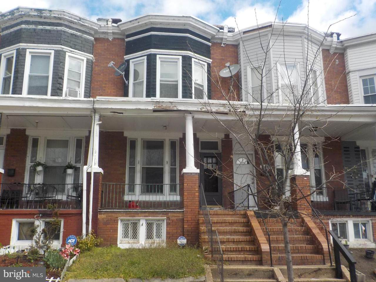 444 28TH Street - Photo 1