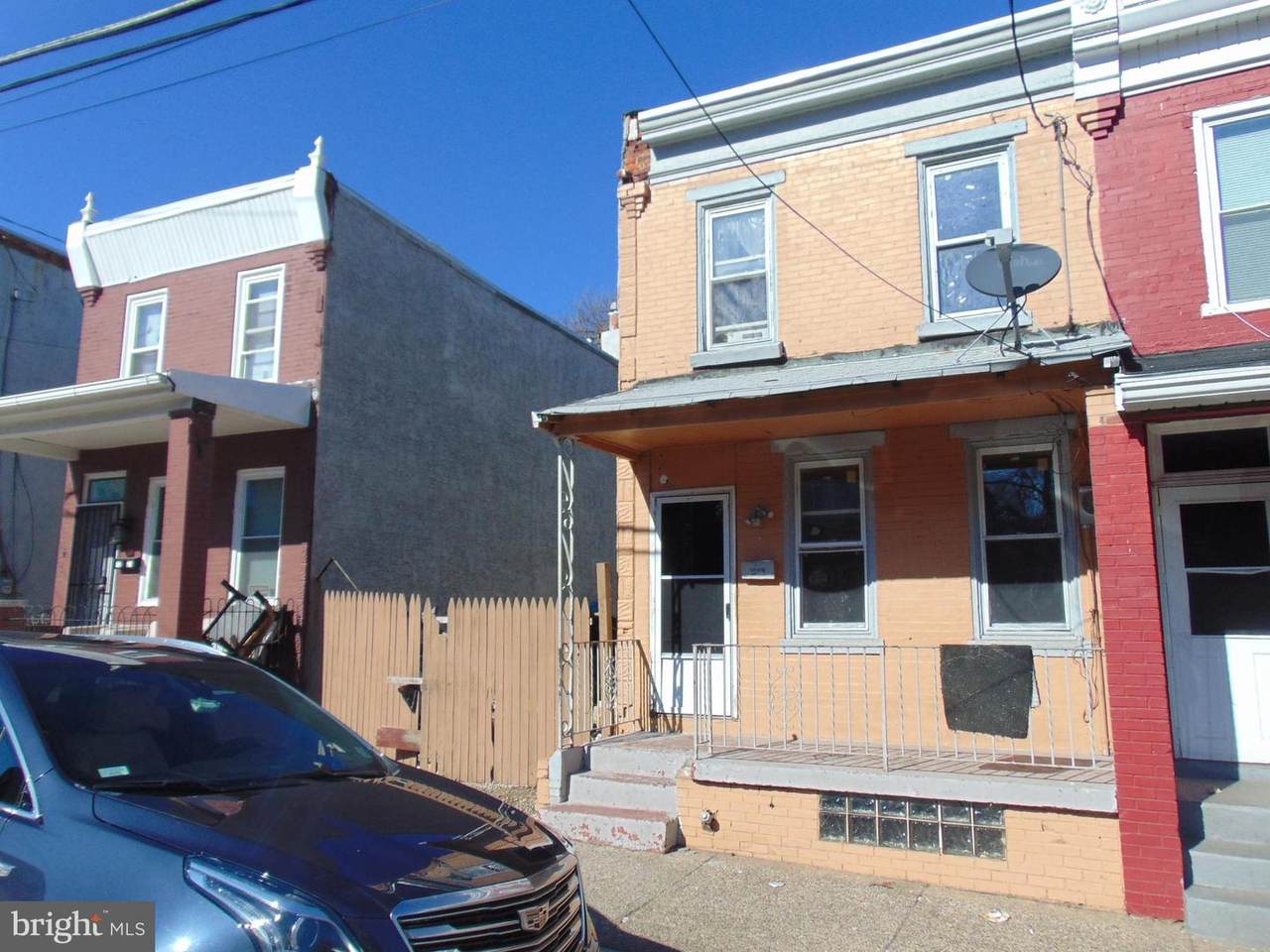 1225 Lansdowne Avenue - Photo 1