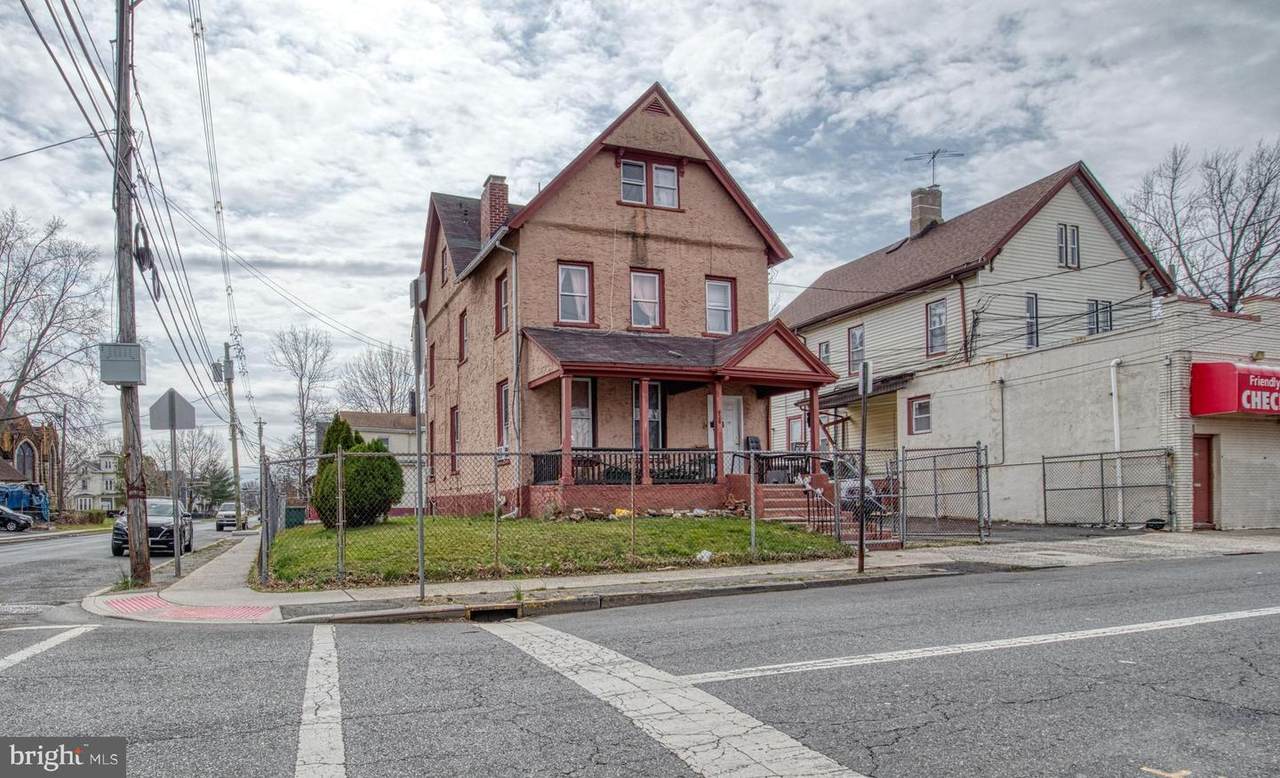 424 Madison Avenue - Photo 1