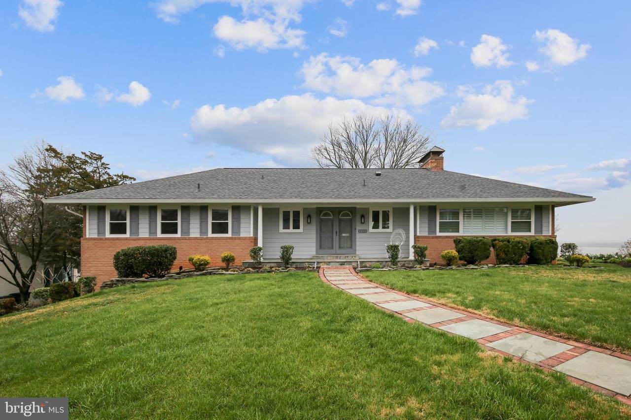 7215 Regent Drive - Photo 1