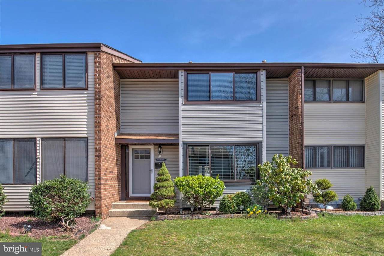 19 Covington Drive - Photo 1