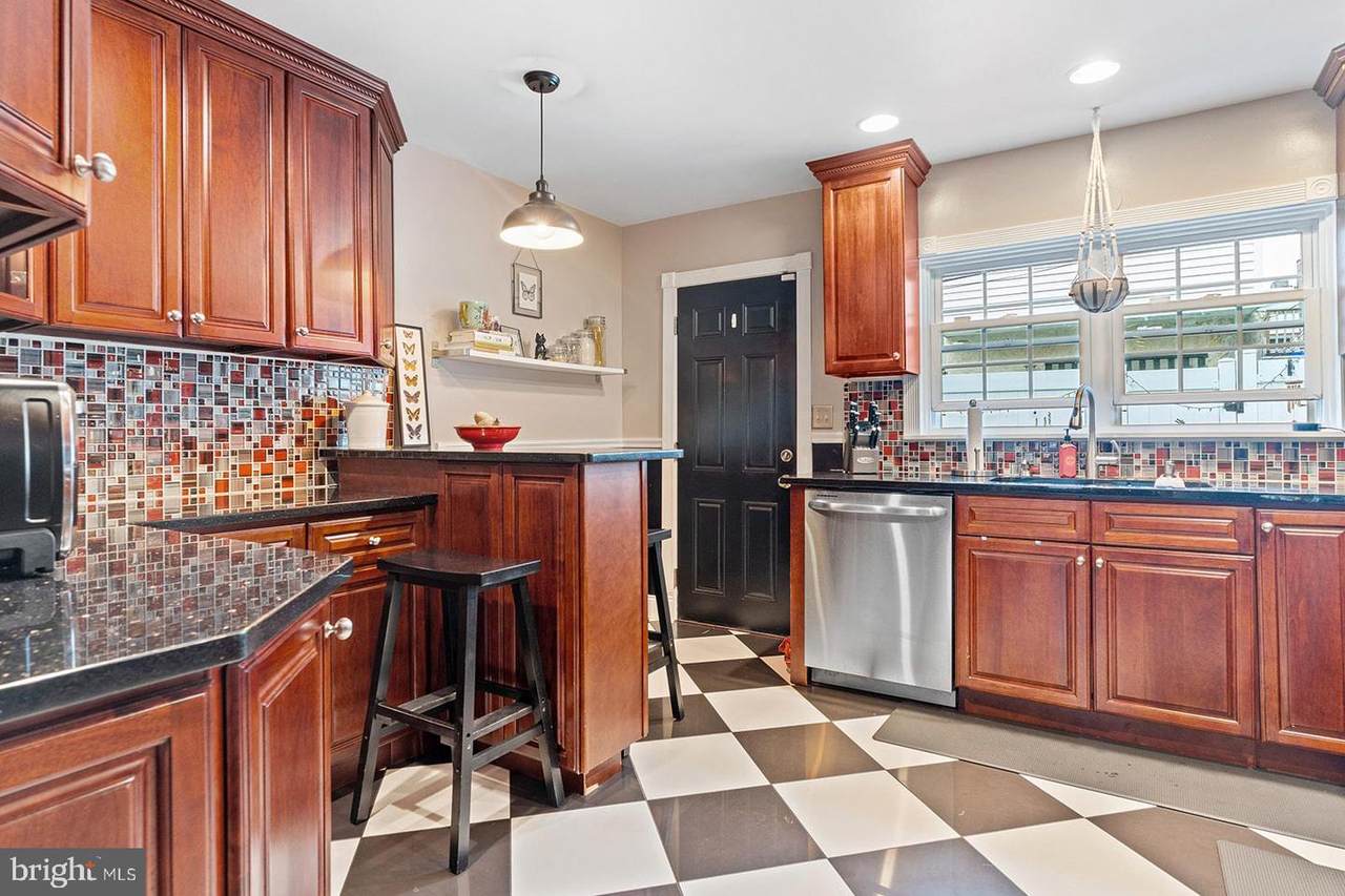 2445 Mole Street - Photo 1