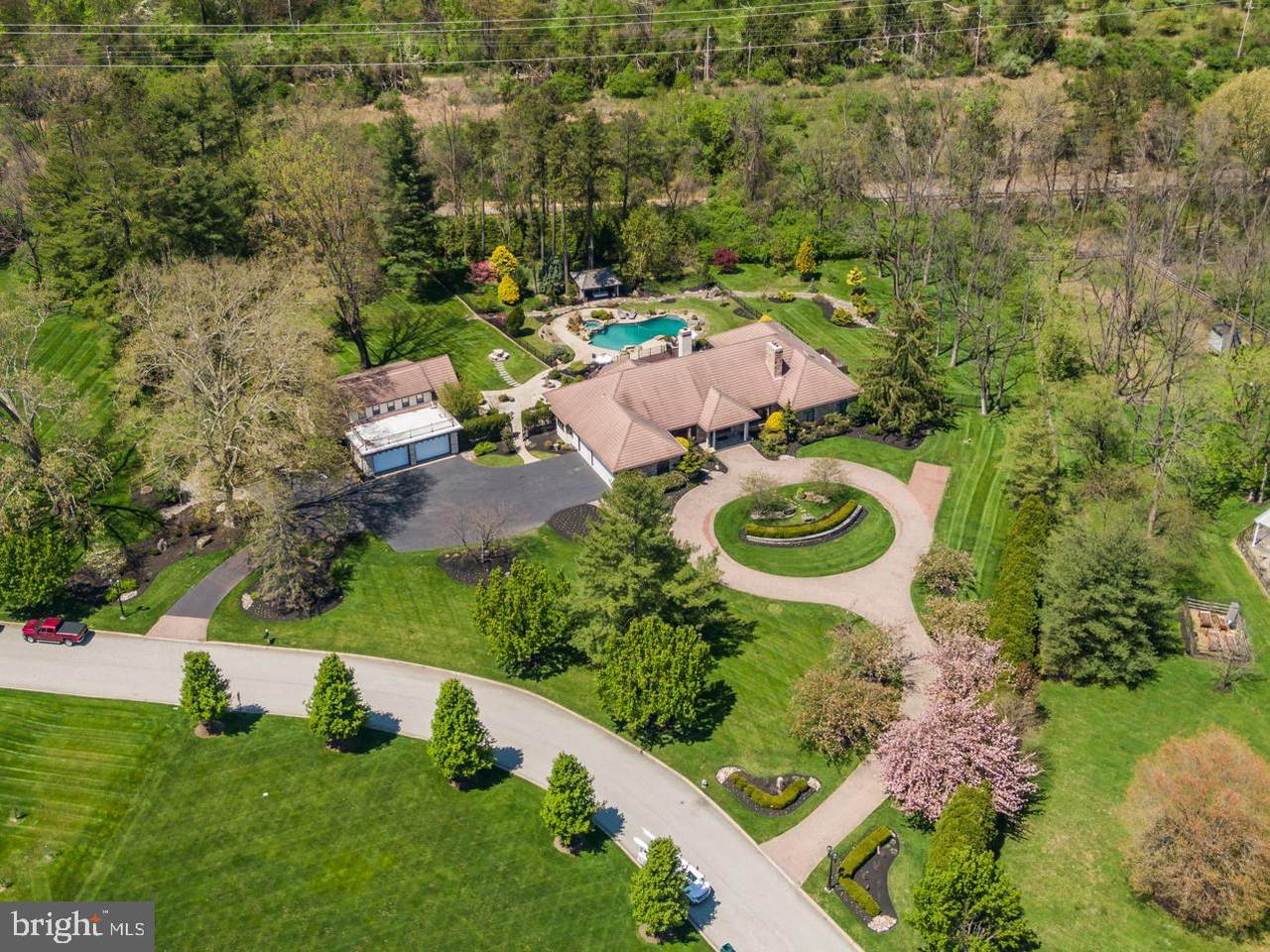 605 Creek Lane - Photo 1