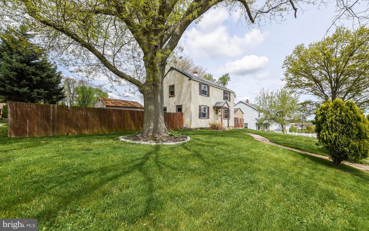 1100 York Road - Photo 1