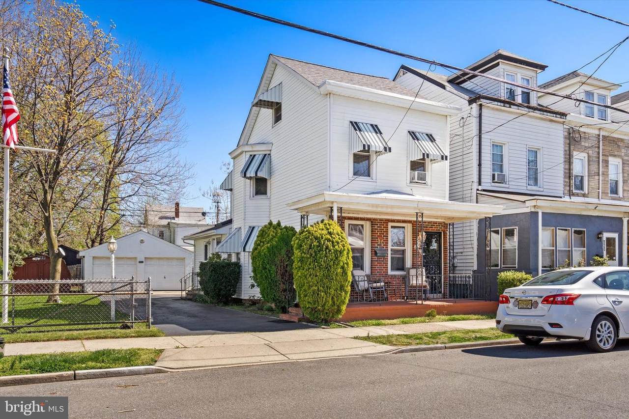 518 Schiller Avenue - Photo 1