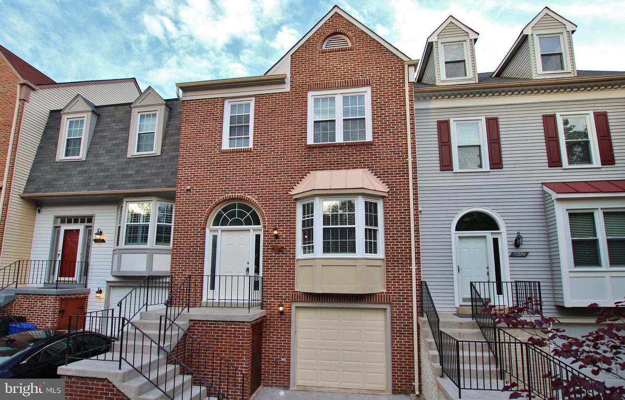 7207 Squirrel Run Court - Photo 1