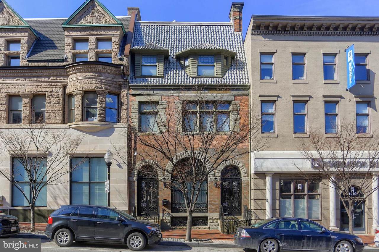 1126 Charles Street - Photo 1