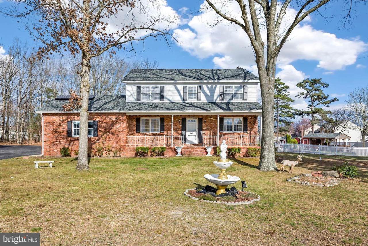 1320 Kearsley Road - Photo 1