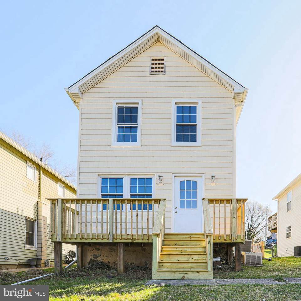 6045 Falls Road - Photo 1