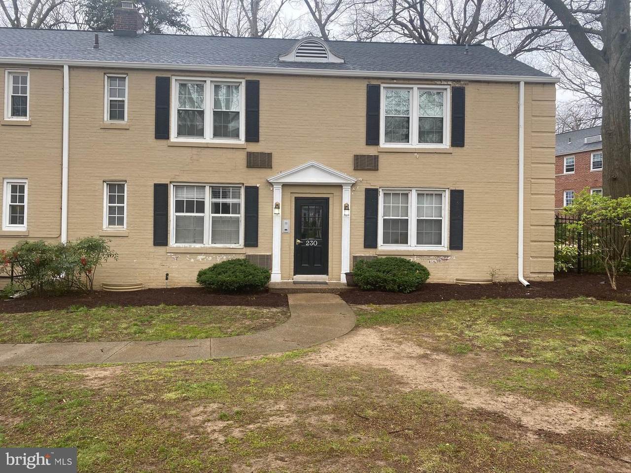 230-230 Thomas Street - Photo 1