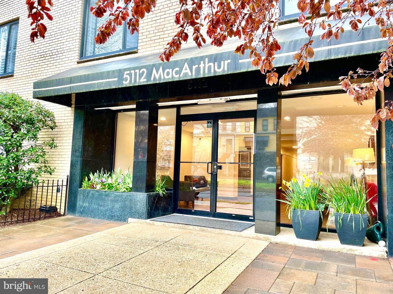 5112 Macarthur Boulevard - Photo 1
