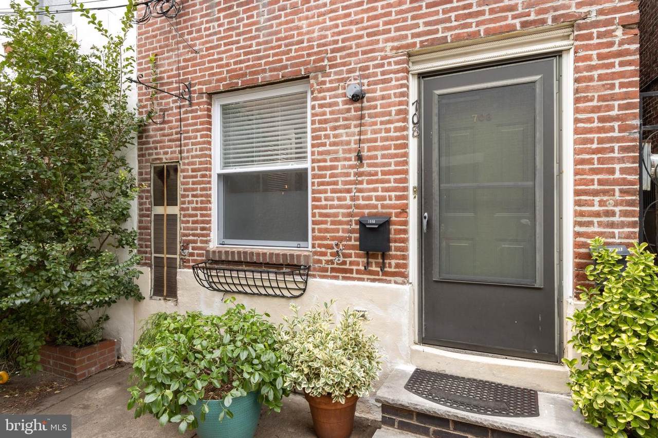 708 Perth Street - Photo 1