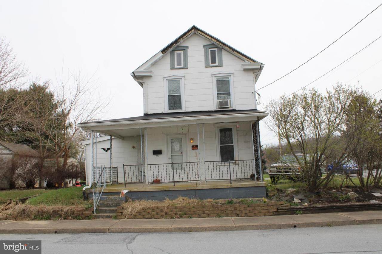 729 Maple Street - Photo 1