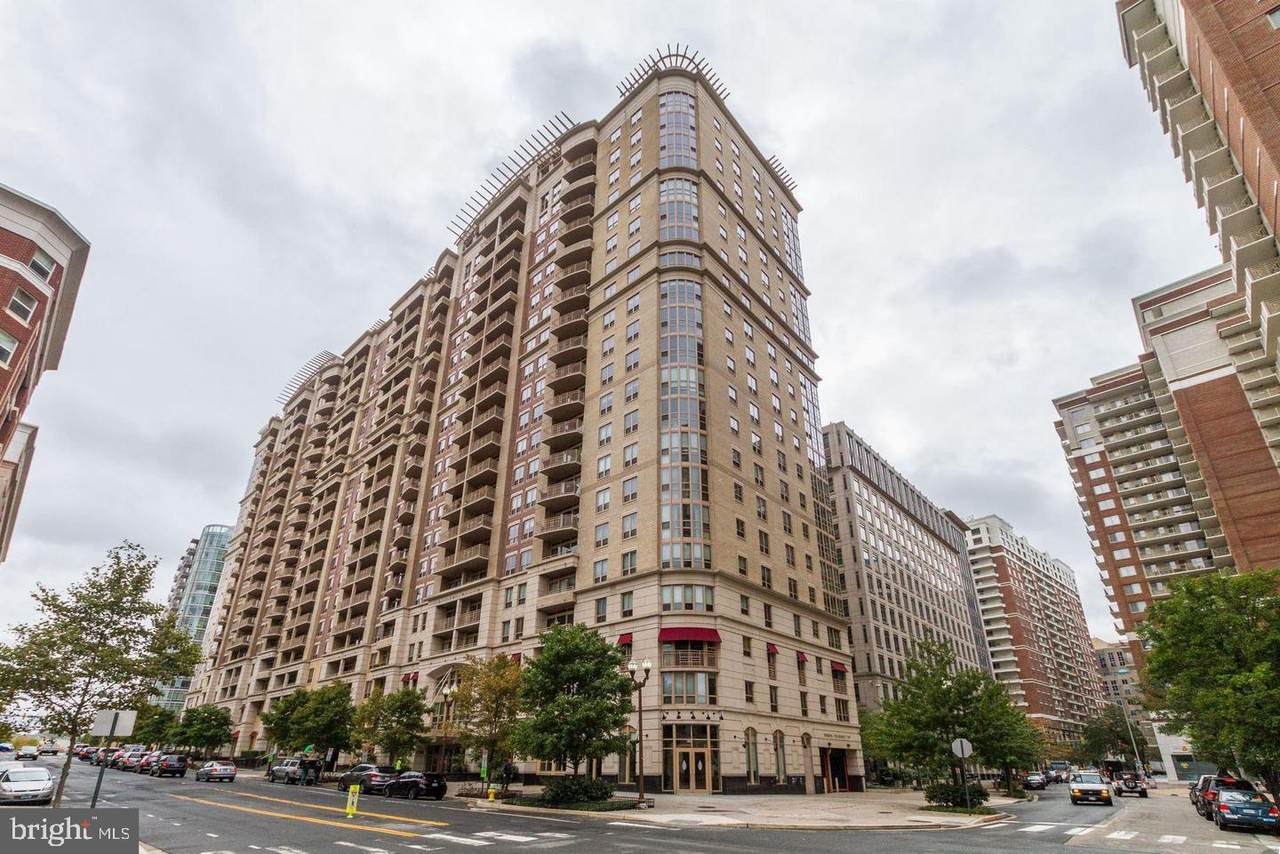 888 Quincy Street - Photo 1
