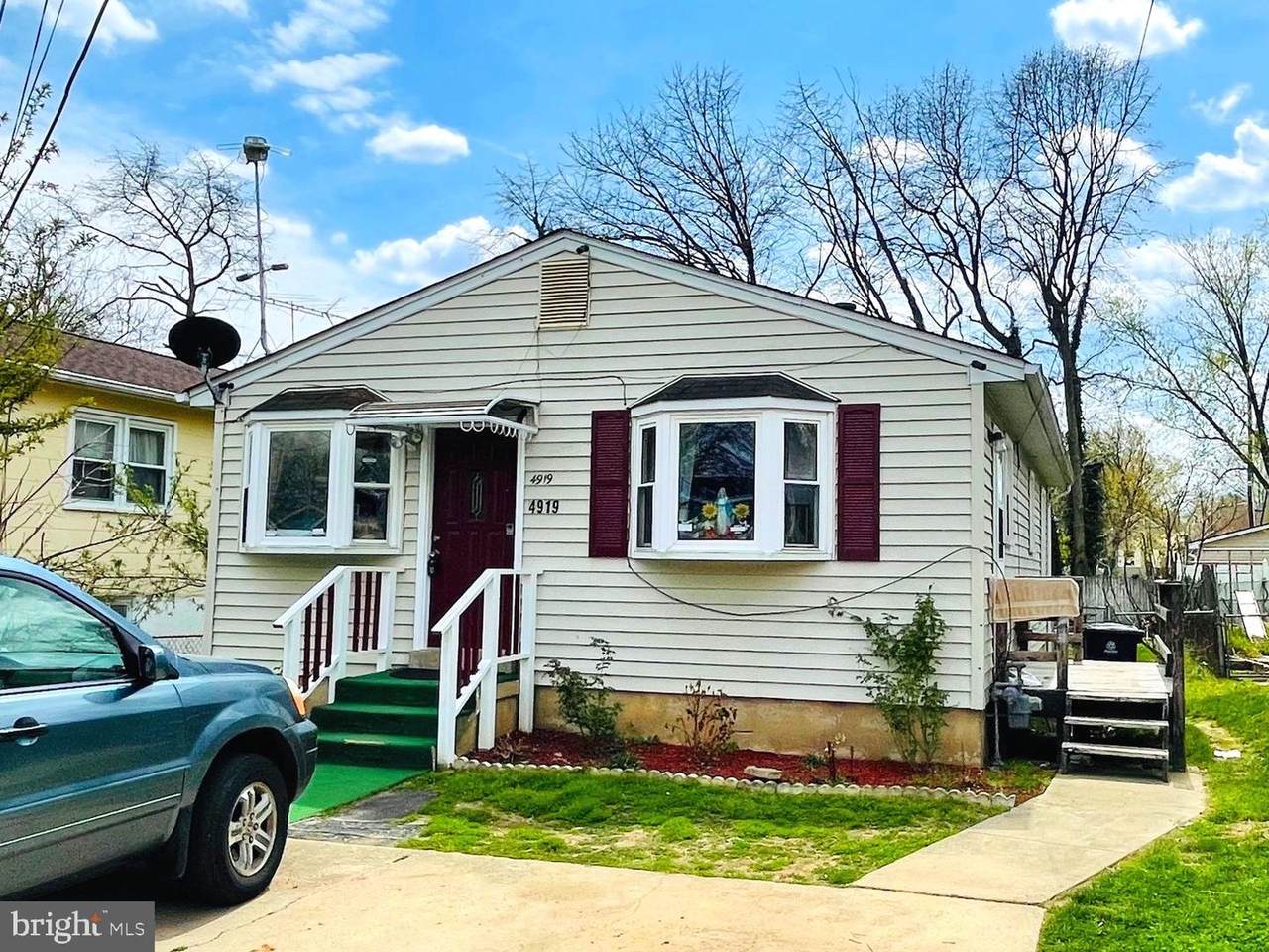 4919 Manheim Avenue - Photo 1