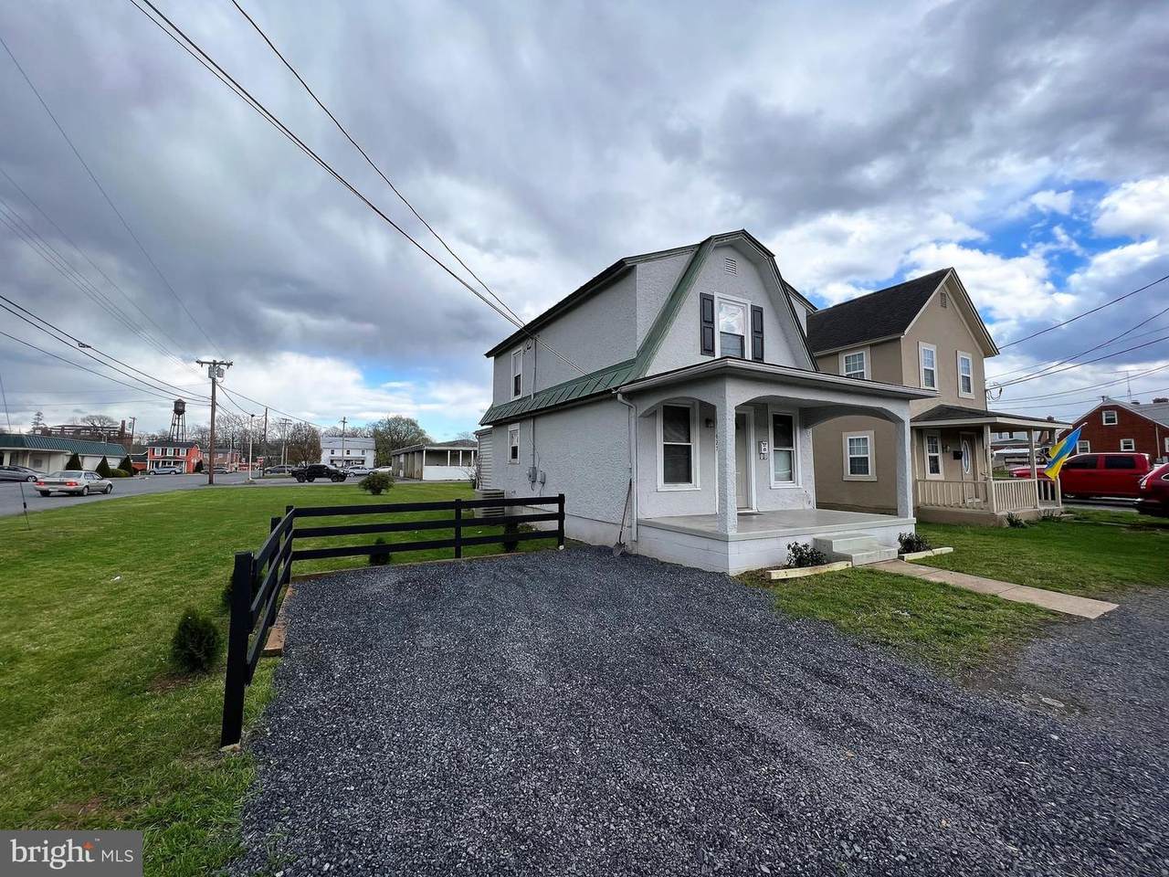 427 Warren Avenue - Photo 1
