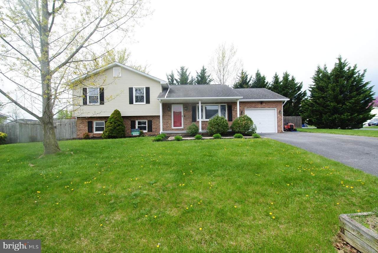 305 Bluebird Drive - Photo 1