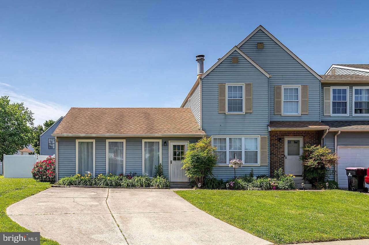 67 Blue Jay Drive - Photo 1