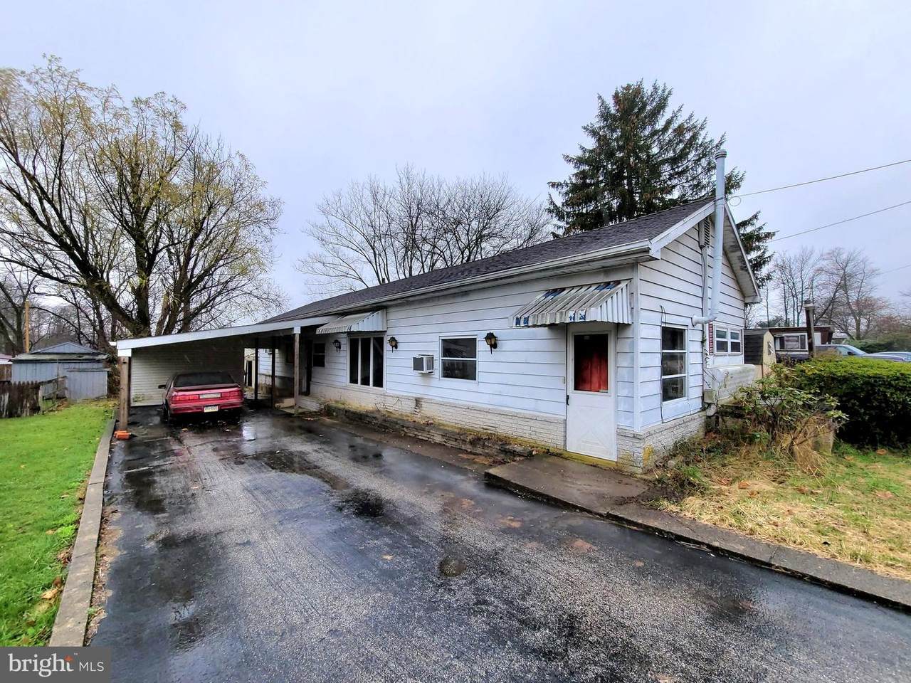 2621 Oakland Road - Photo 1