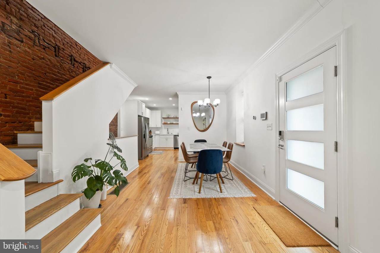 921 28TH Street - Photo 1