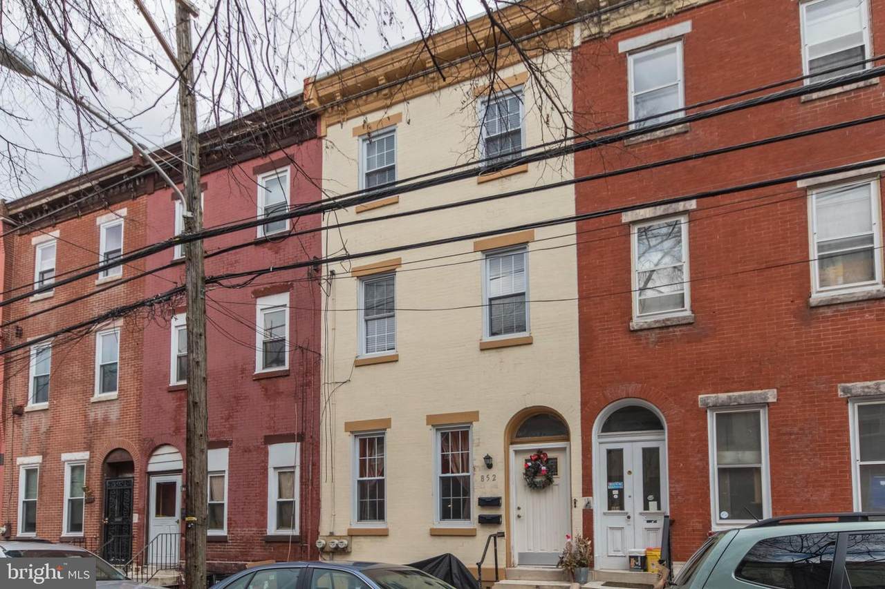 852 20TH Street - Photo 1