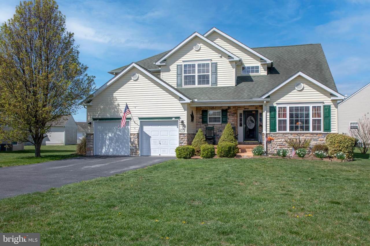 19 Meadow Lark Drive - Photo 1