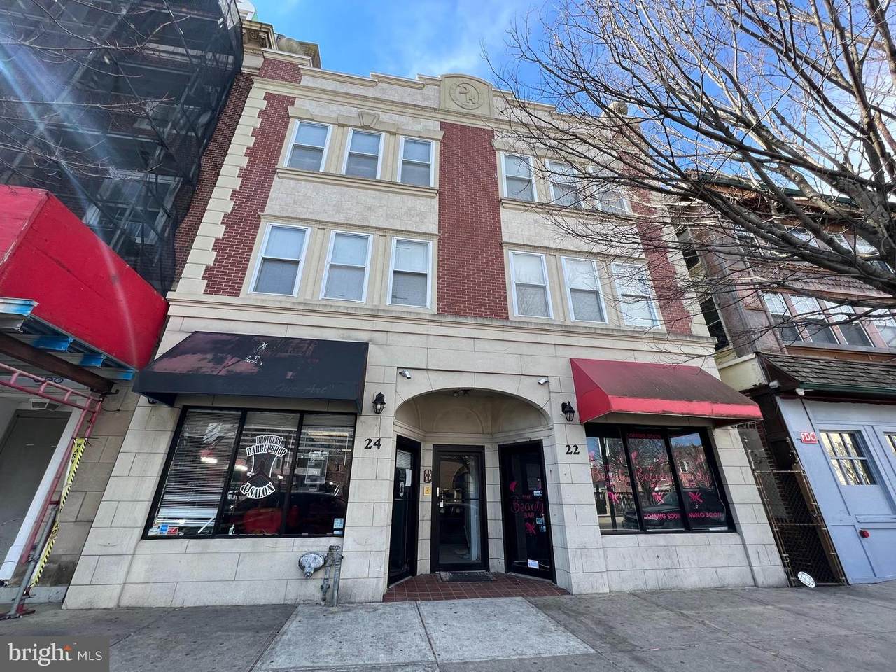 22-24 Pennsylvania Avenue - Photo 1