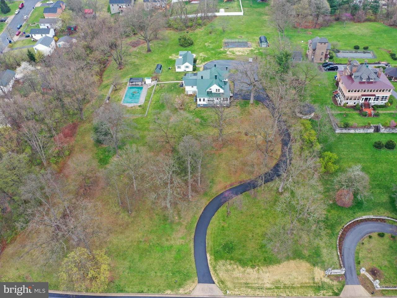 1521 Royal Avenue - Photo 1