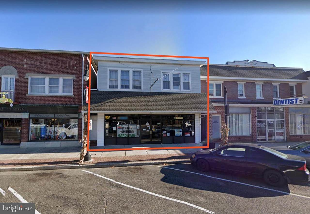 208 Philadelphia Avenue - Photo 1
