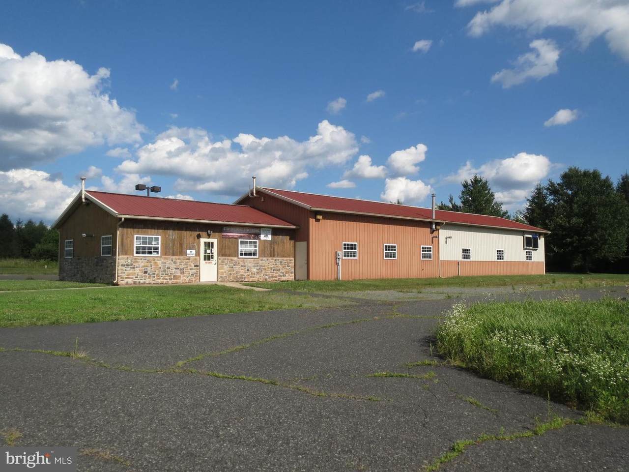 998 Gravel Pike - Photo 1