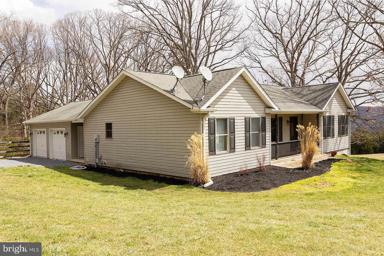 220 Monument Drive - Photo 1