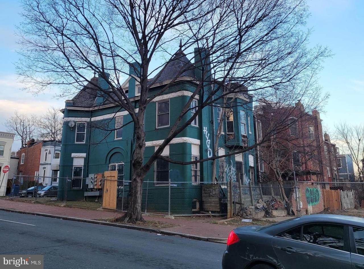 318 M Street - Photo 1