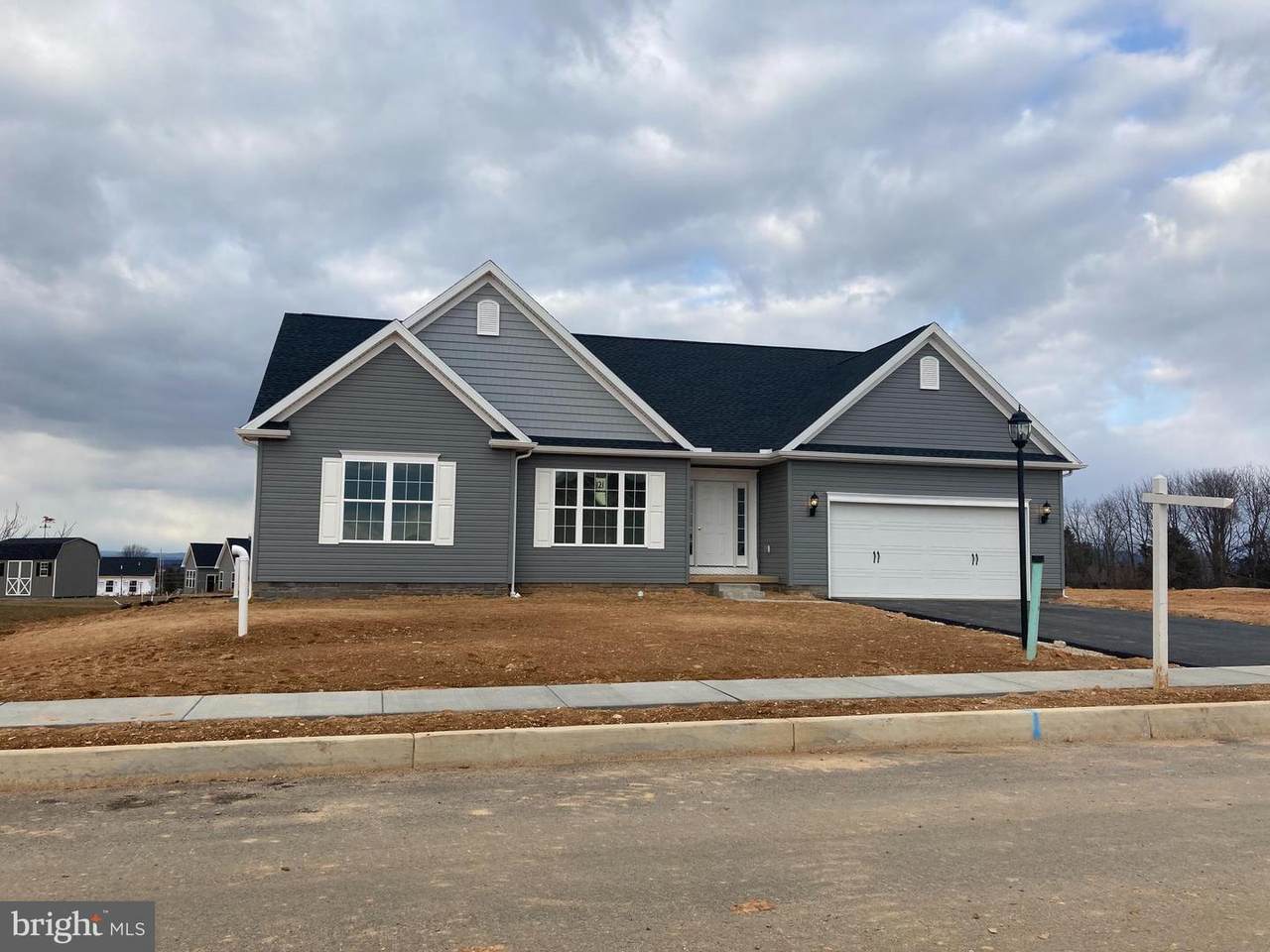 400 Edie Circle - Photo 1