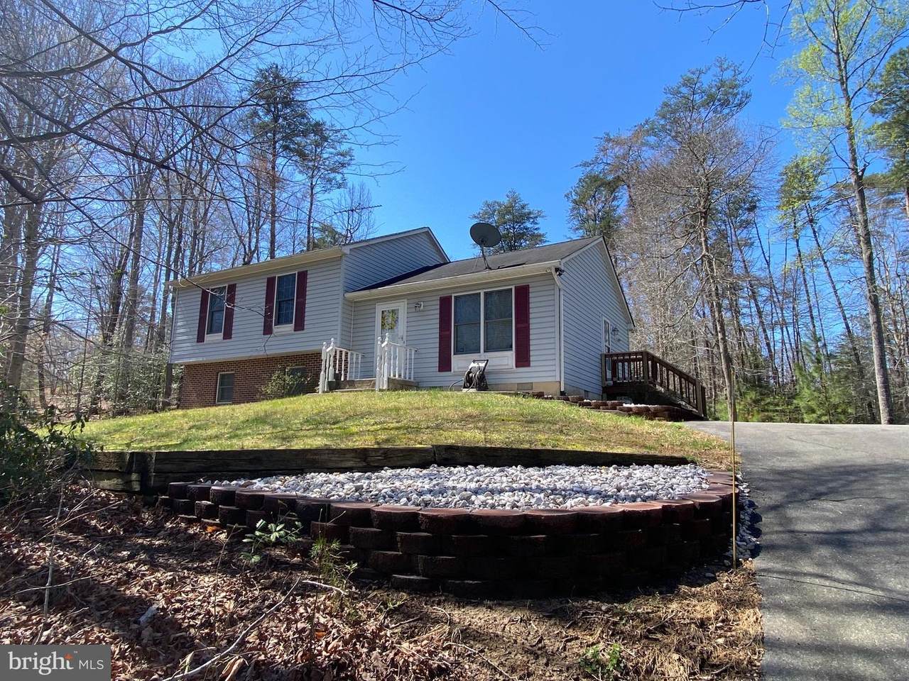 42305 Virginia Court - Photo 1