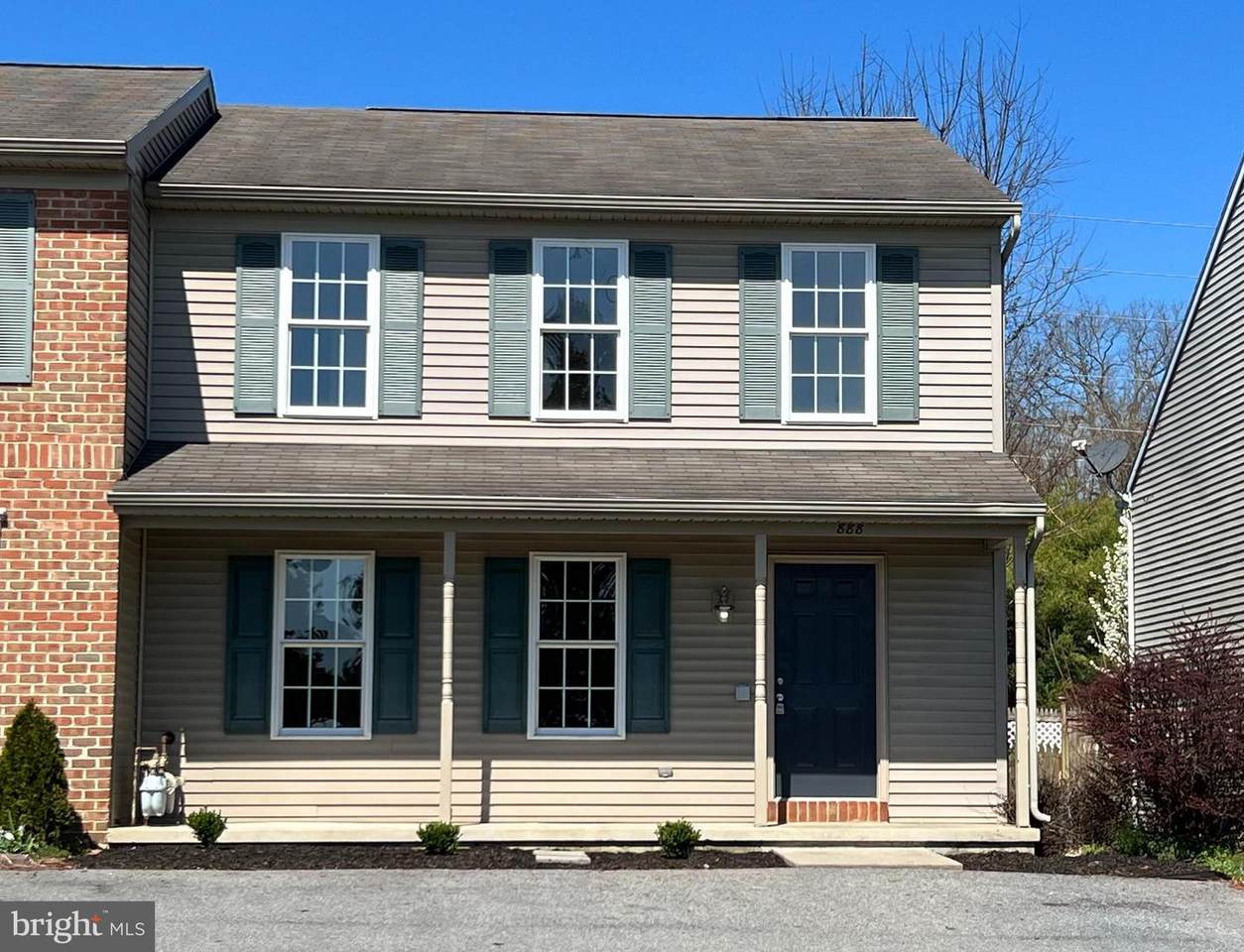 888 Sterling Place - Photo 1