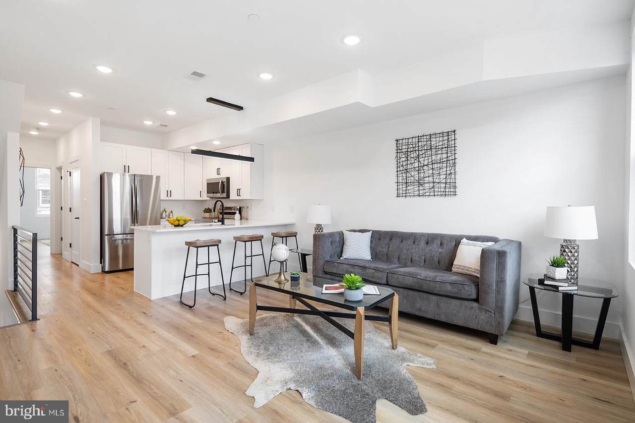 3108 Clifford Street - Photo 1