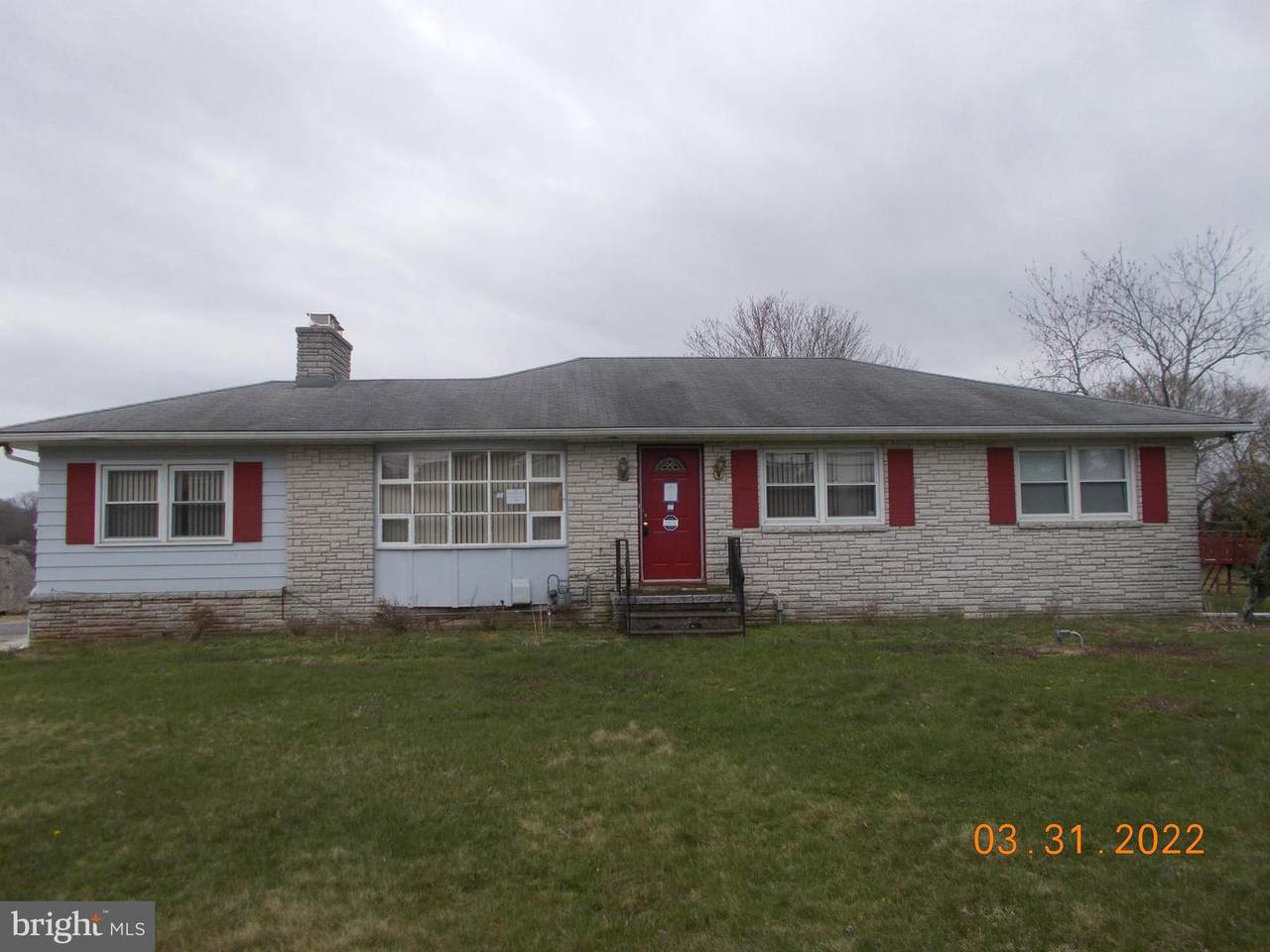 2703 Dante Avenue - Photo 1