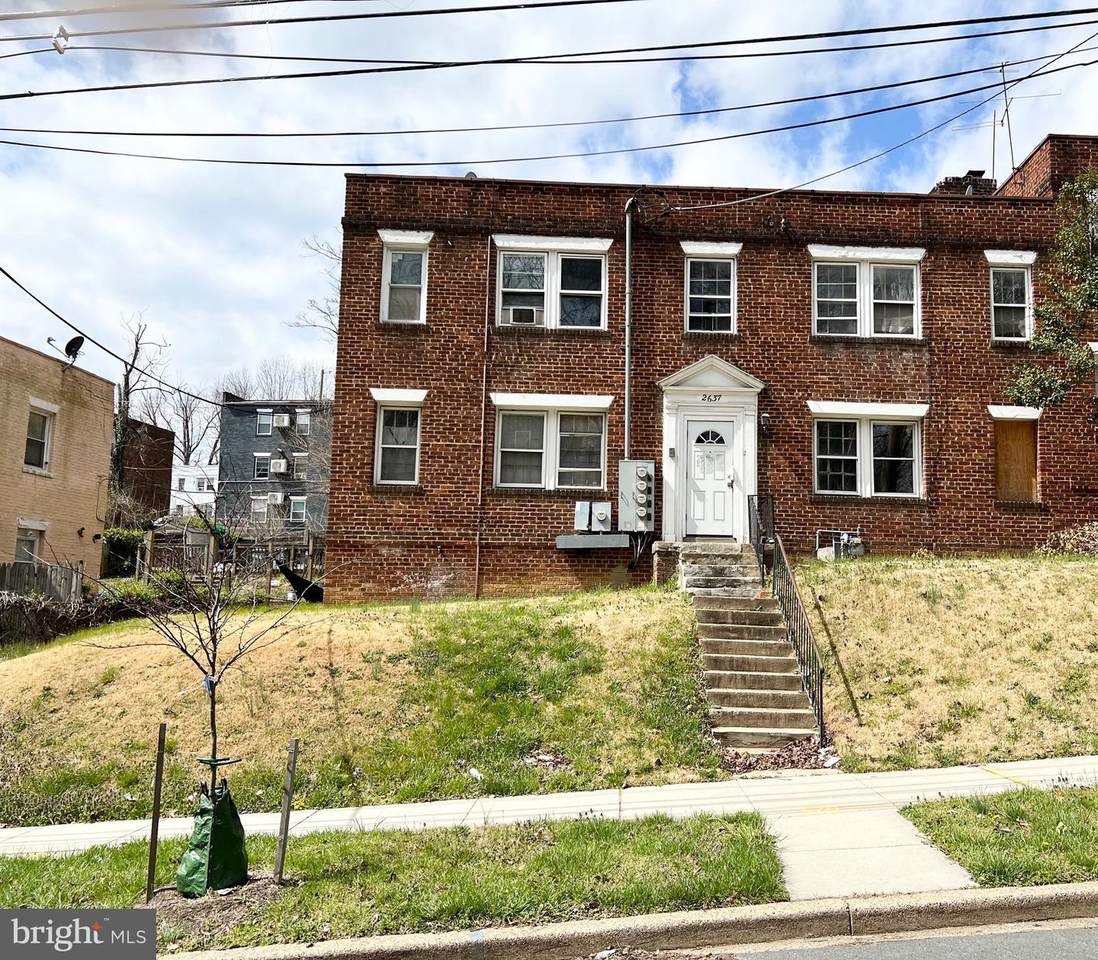 2637 30TH Street - Photo 1