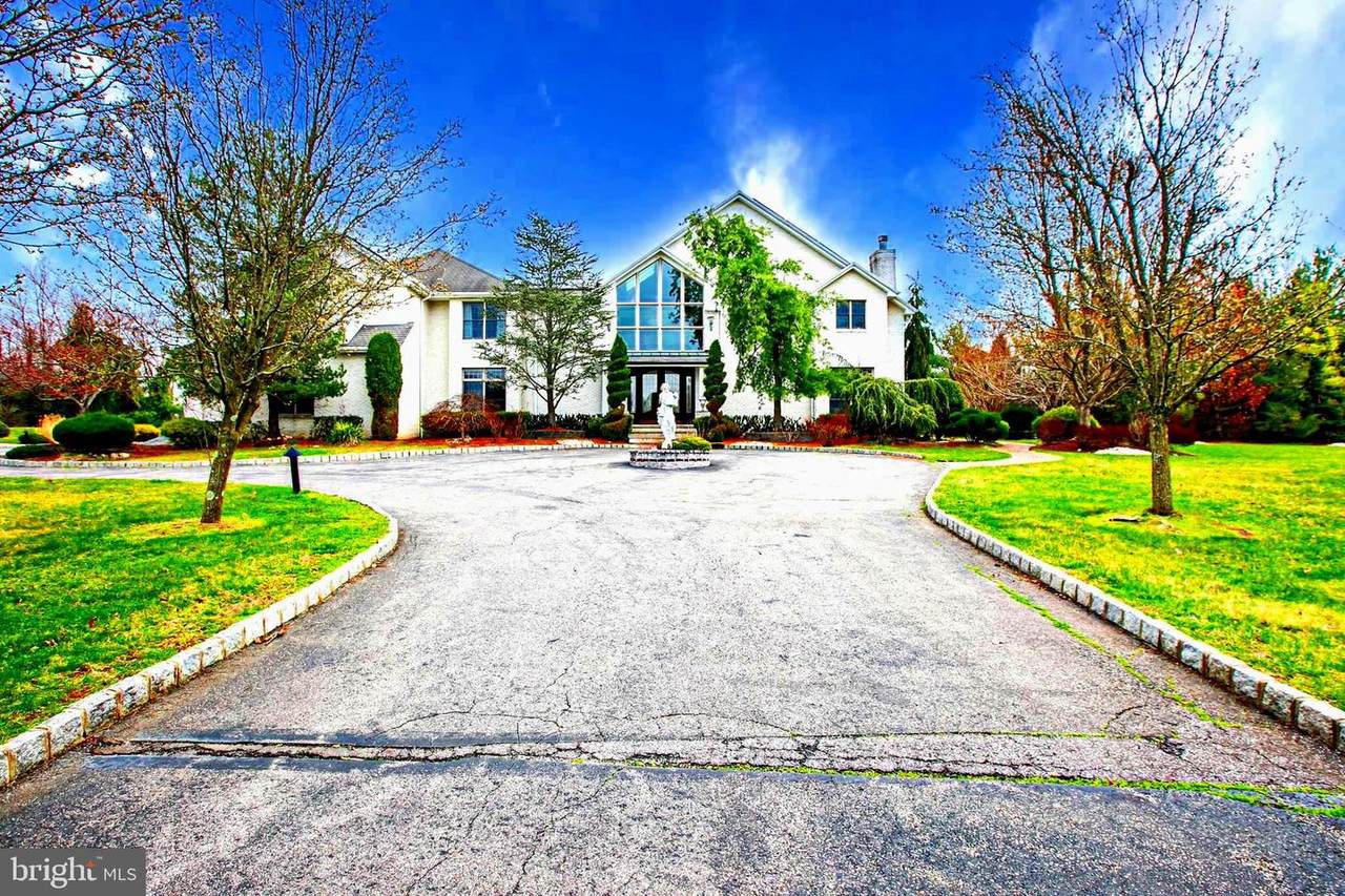 17 Dey Farm Road - Photo 1